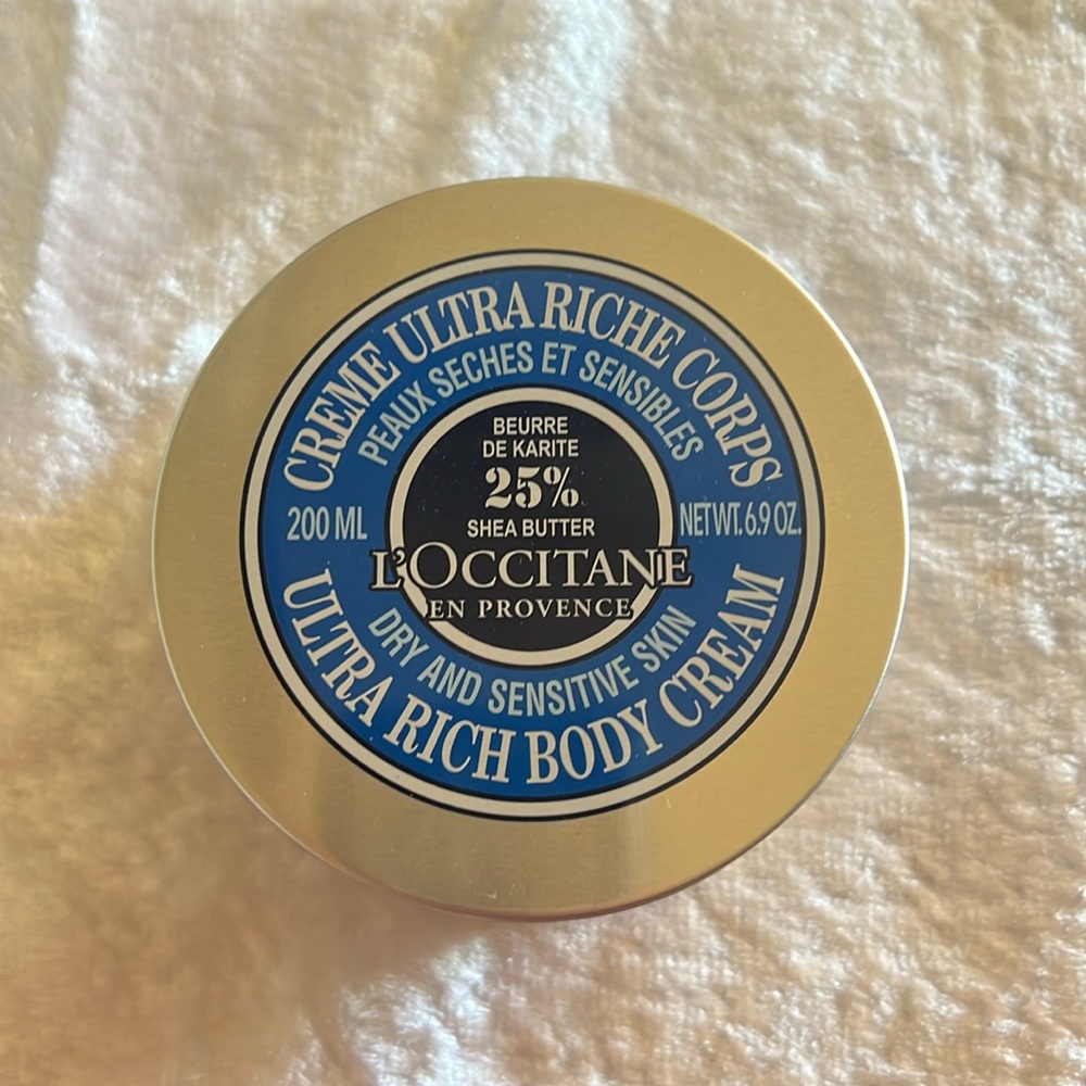 L'OCCITANE EN PROVENCE
Shea Butter Ultra Rich Body Cream
NWT (Seal still Intact)